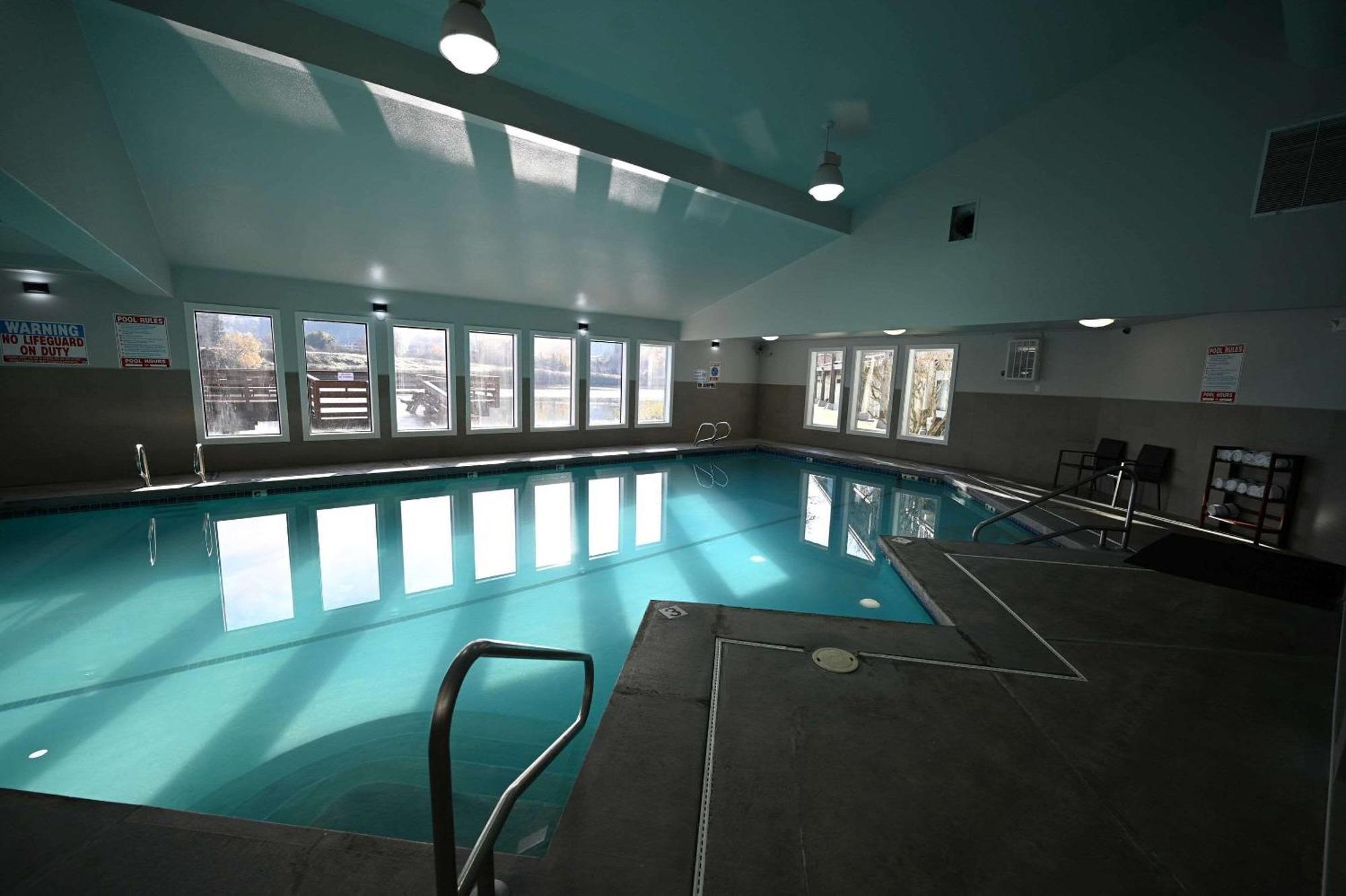 Edgewater Inn And Suites, Ascend Hotel Collection คูสเบย์ ภายนอก รูปภาพ