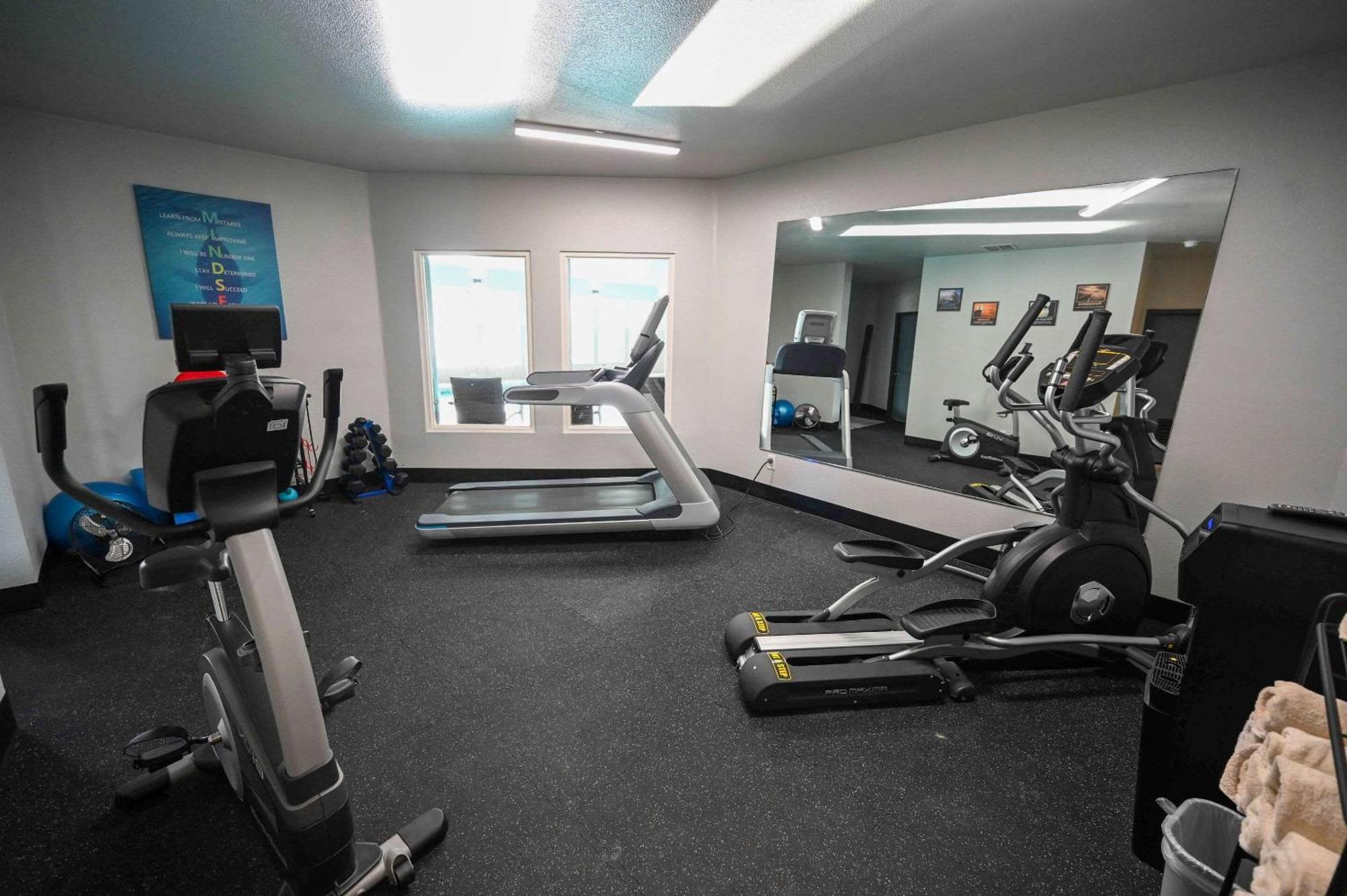 Edgewater Inn And Suites, Ascend Hotel Collection คูสเบย์ ภายนอก รูปภาพ