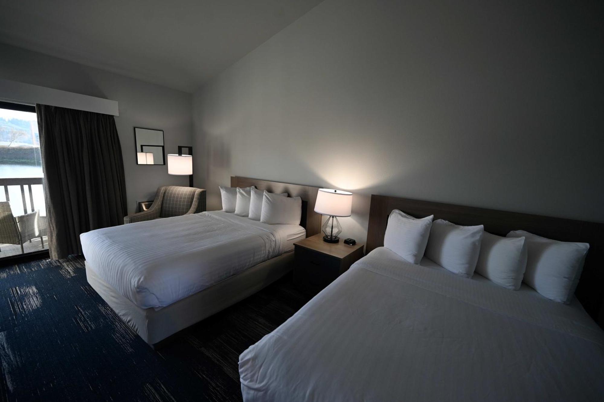 Edgewater Inn And Suites, Ascend Hotel Collection คูสเบย์ ภายนอก รูปภาพ