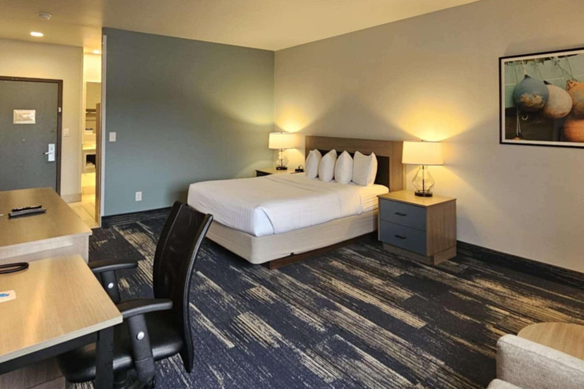 Edgewater Inn And Suites, Ascend Hotel Collection คูสเบย์ ภายนอก รูปภาพ