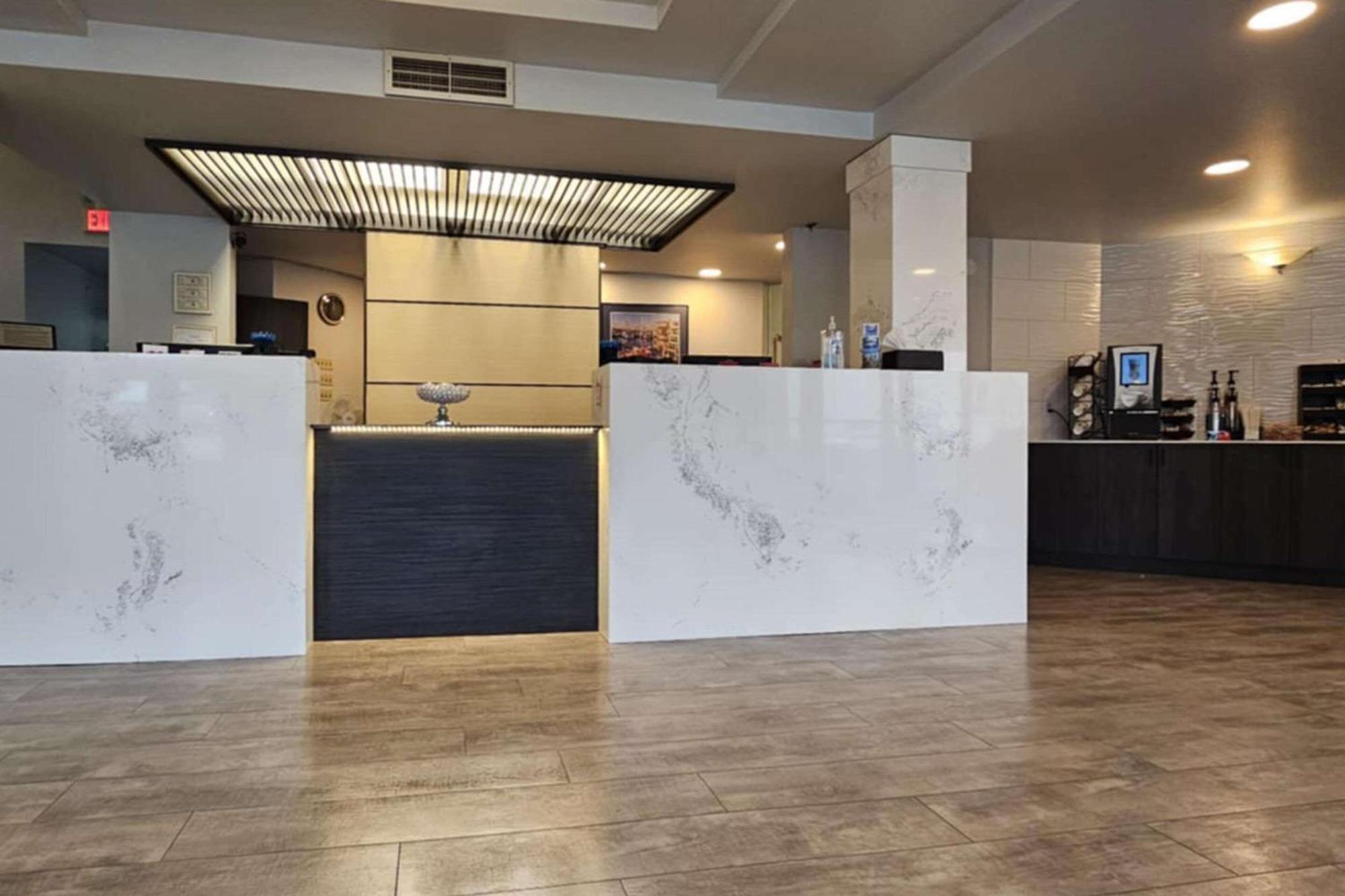 Edgewater Inn And Suites, Ascend Hotel Collection คูสเบย์ ภายนอก รูปภาพ